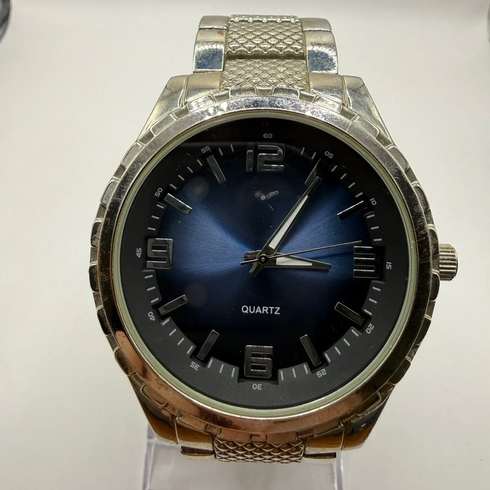 Men's Quartz Watch Bezel Stainless Steel GENWM998 - (Needs Battery)  (2) lot